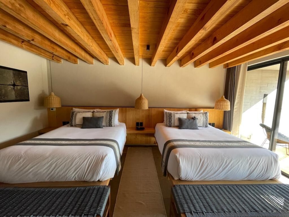 Suite Deluxe, 2 Queen beds and Jacuzzi photo 3