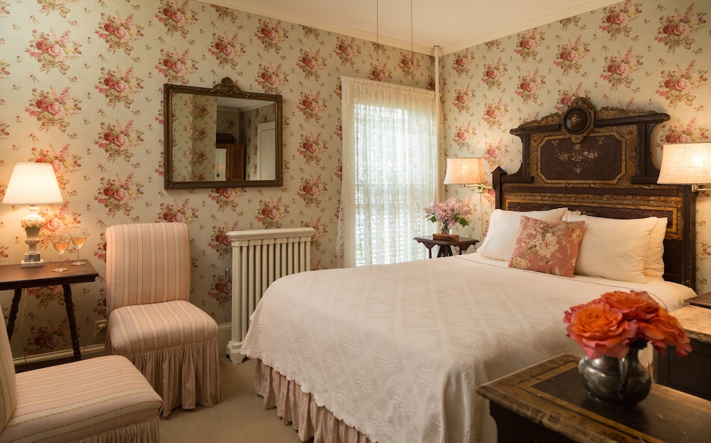 Standard Room, 1 Queen Bed photo 1