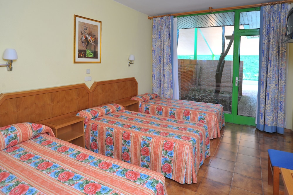 Triple Room (3 Adults)