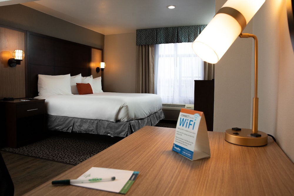 Suite, 1 King Bed, Jetted Tub - Photo 1