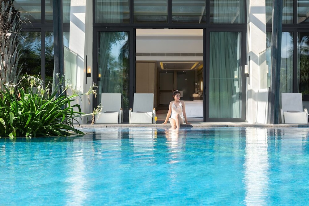 Family Suite, 2 Bedrooms, Poolside (View, Balcony) photo 2