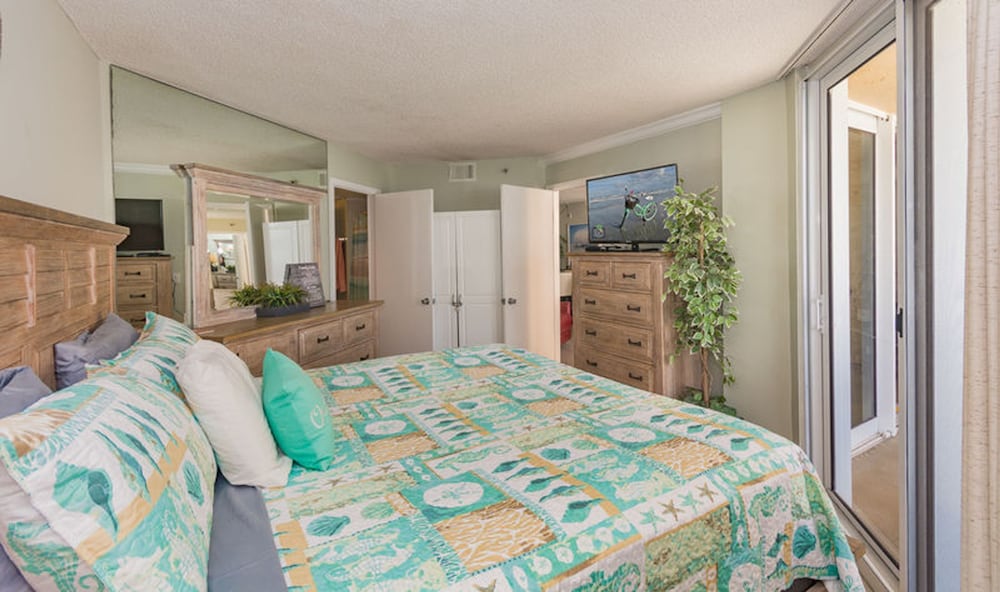Condo, 2 Bedrooms photo 3