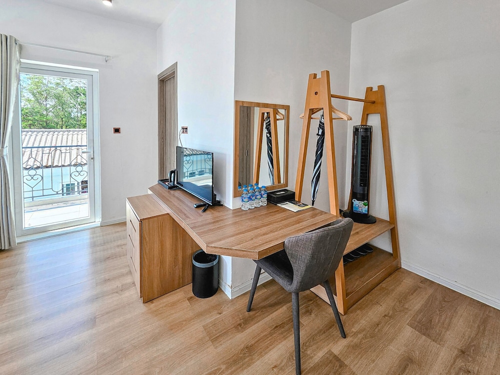 Superior Twin Room - Photo 4