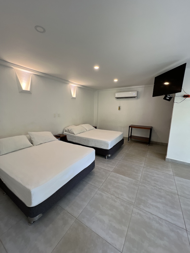 Premium Quadruple Room, 2 Double Beds photo 2