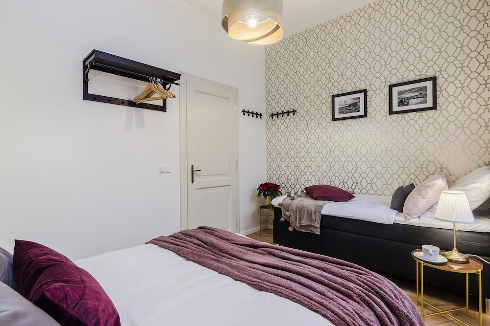 Design Apartment, 2 Bedrooms (Slezska 43)