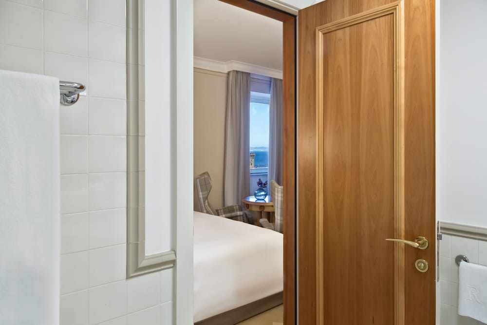 Panoramic Room, 1 King Bed, Sea View