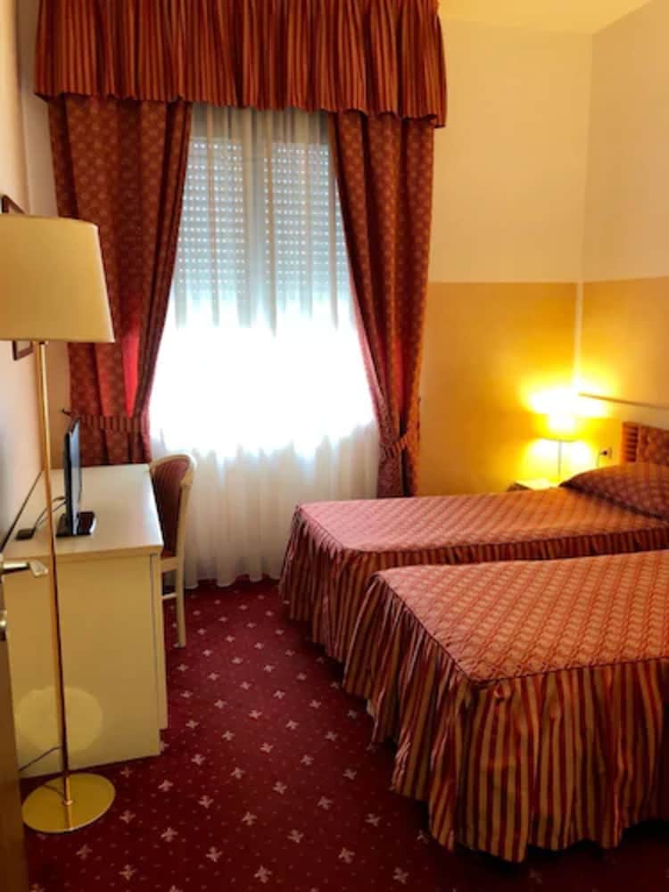 Classic Twin Room