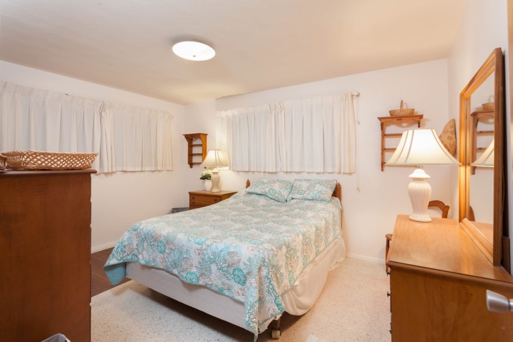 House, 2 Bedrooms photo 2