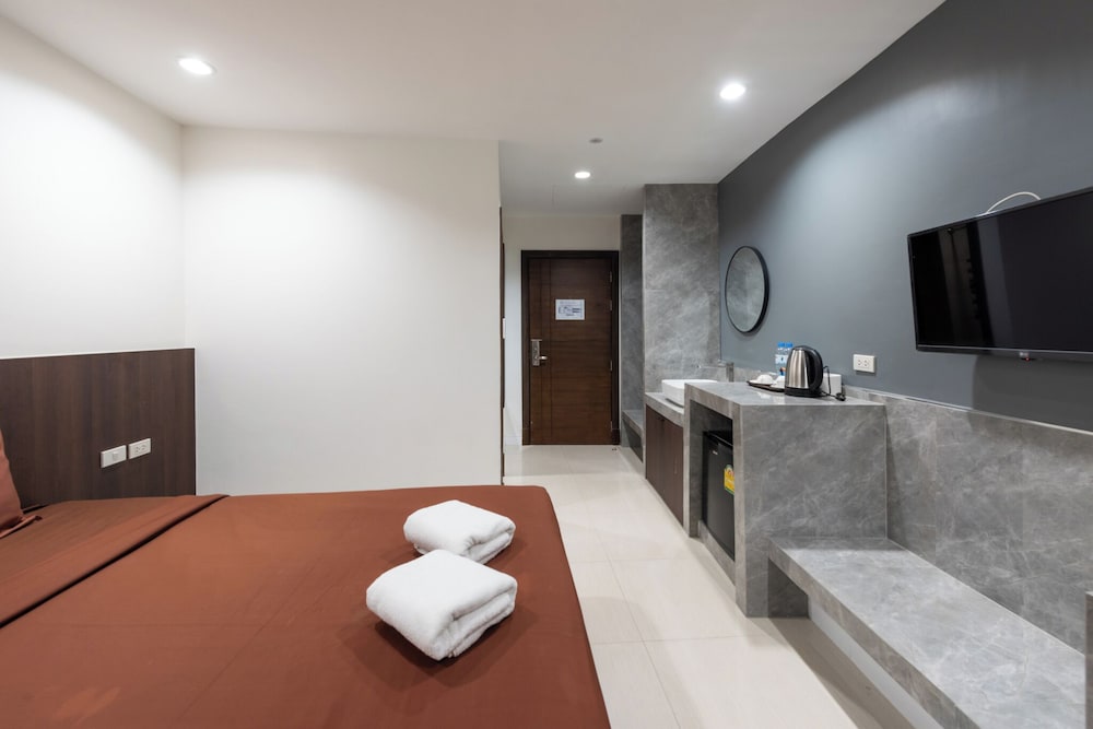Superior Premium King Room photo 3