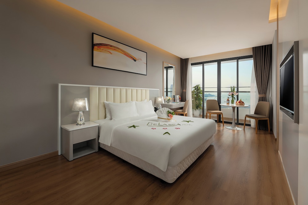 Suite - Photo 8