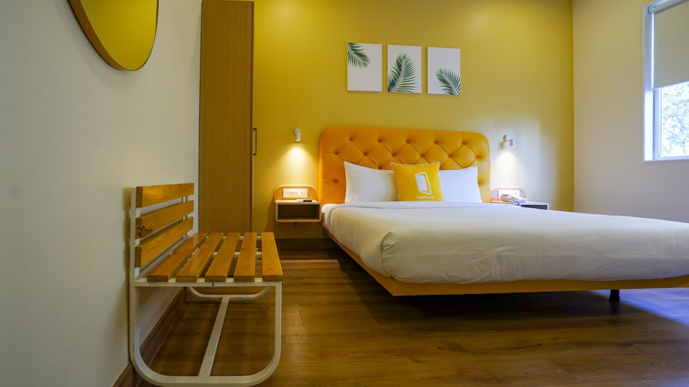 Standard Double Room - Photo 9