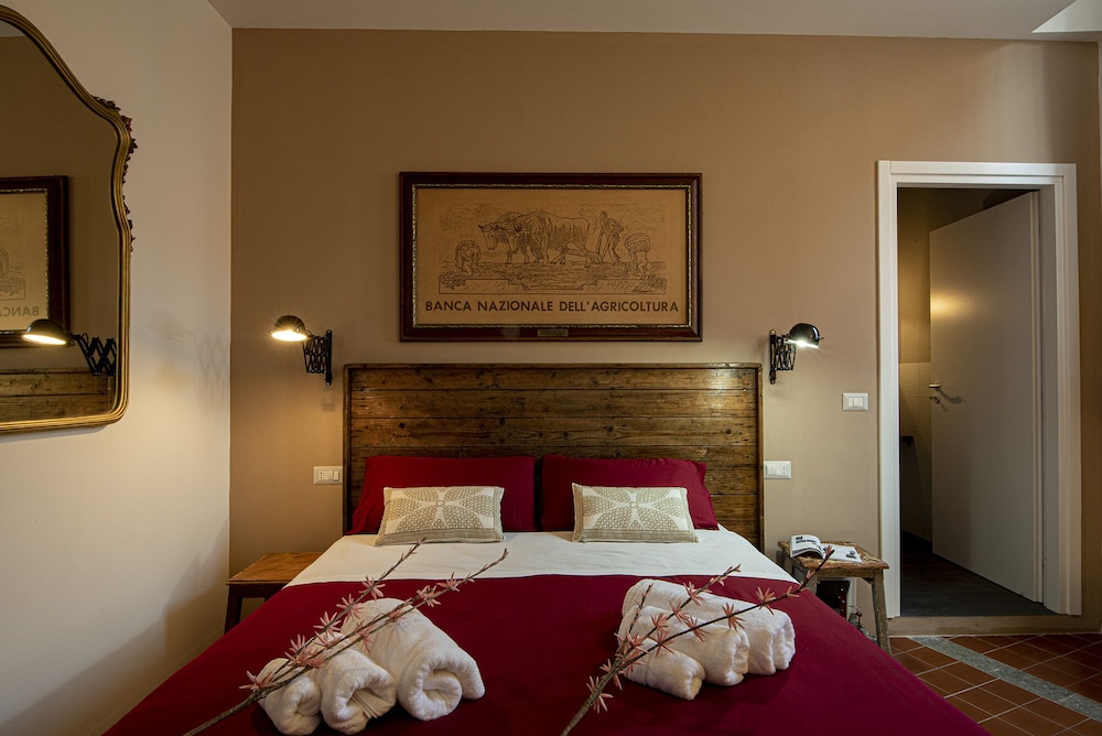 Deluxe Double Room - Photo 12