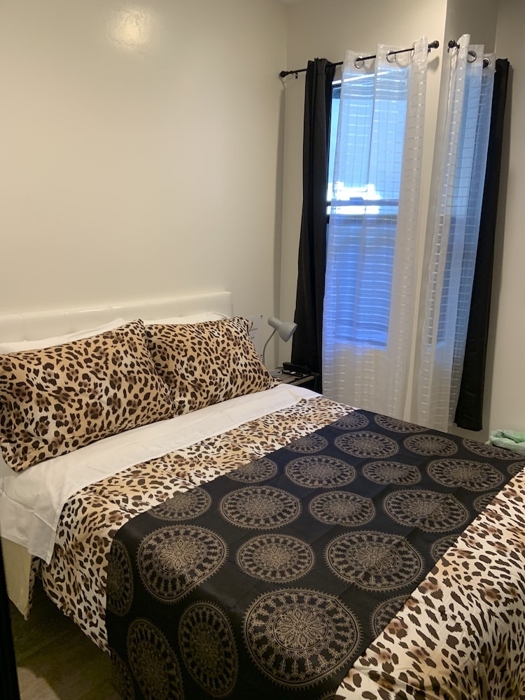 Economy Room 1 Full Bed