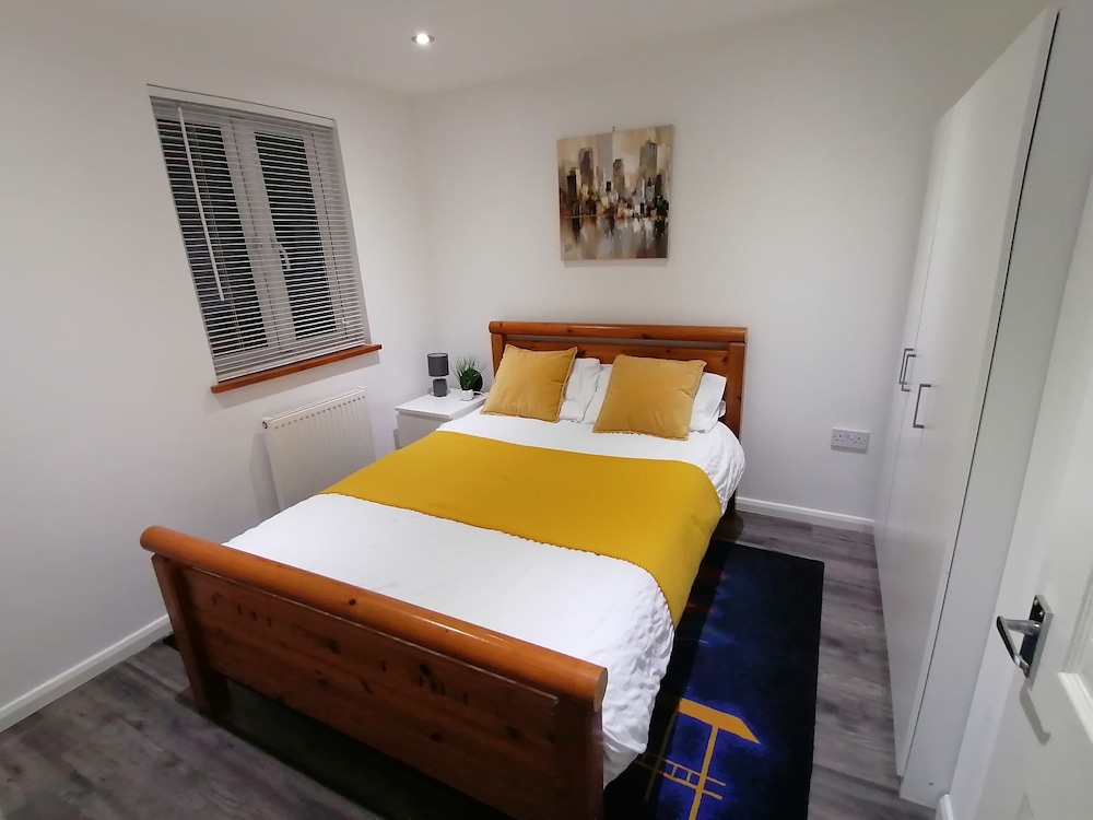 Apartment photo 2