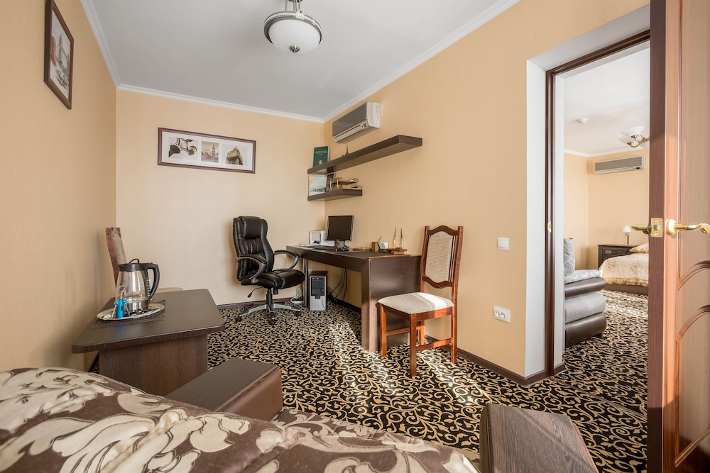 Business Suite photo 2