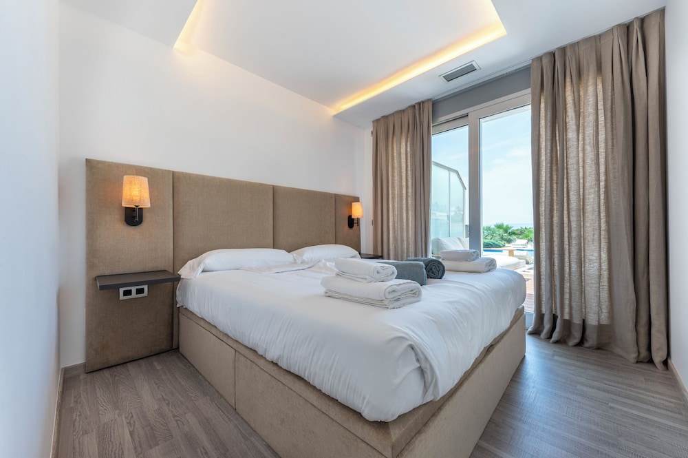 Apartment, 4 Bedrooms, Sea View