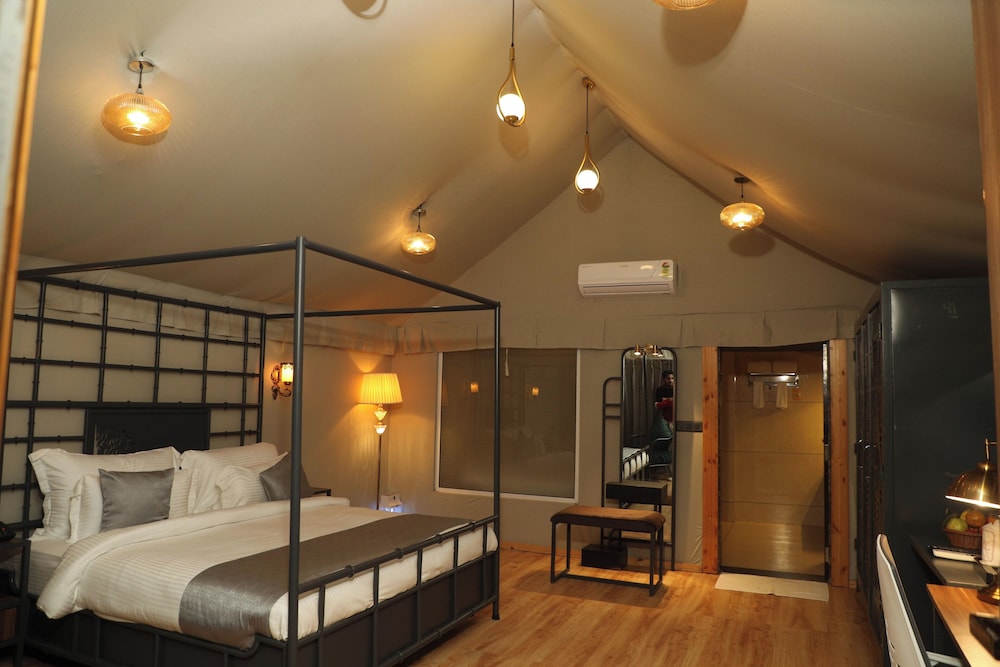 Suite Cottage with Jacuzzi