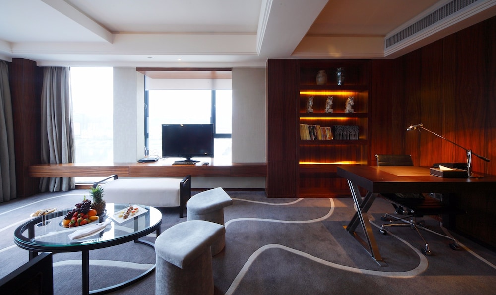 Deluxe Suite, River View photo 2