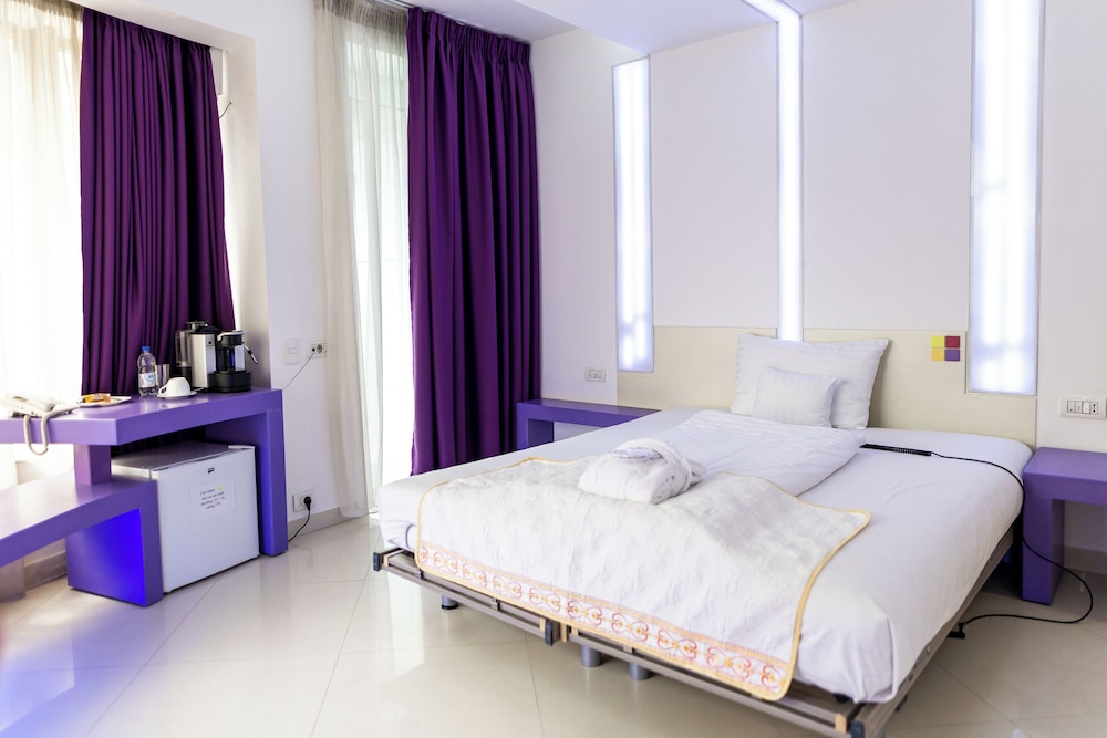 Deluxe Room - Photo 7