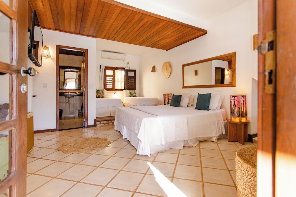 Deluxe Quadruple Room (Frente Piscina)
