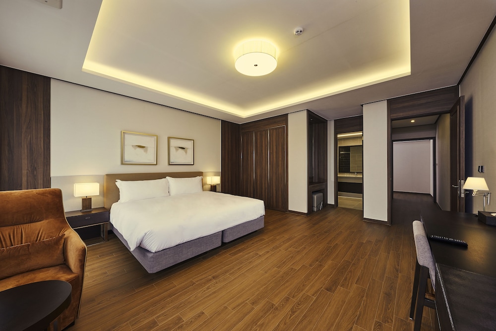 Royal Suite, 3 Bedrooms (Resort) photo 3