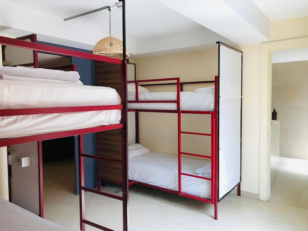 Family Quadruple Room photo 3