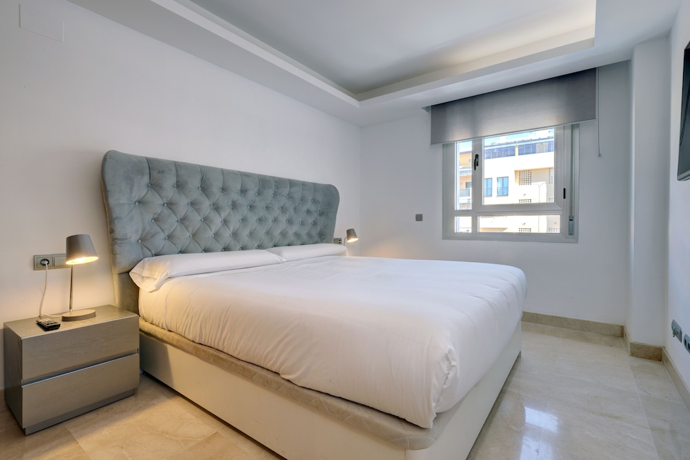 Penthouse Deluxe, 3 Habitaciones, 2 Baños, Edificio Anexo (Lab, Pilcomayo)