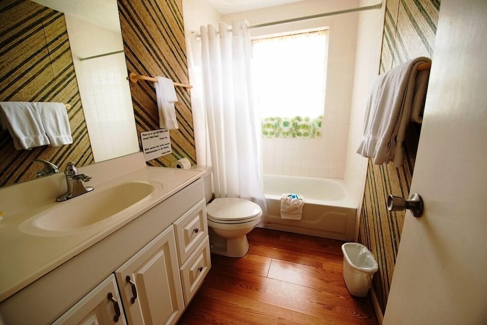 House, 3 Bedrooms, Corner photo 2