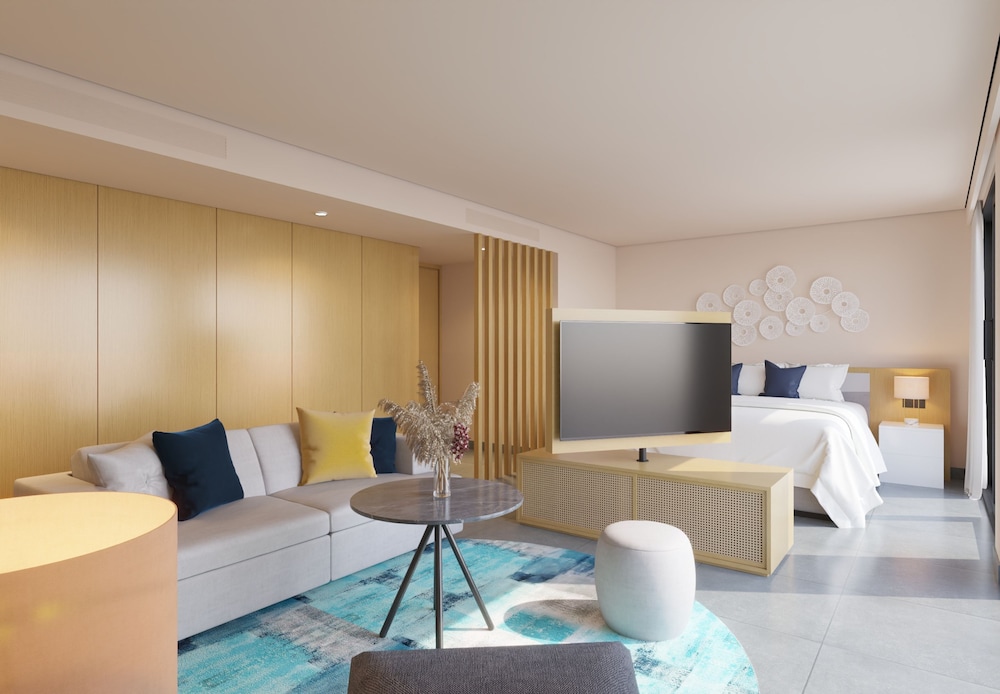 Beach View Corner Suite photo 3