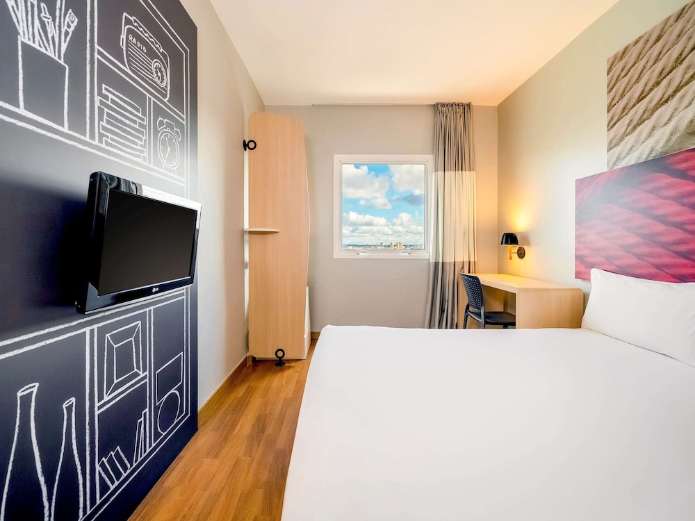 Standard Room, 1 Double Bed, Accessible (Accessible) photo 3