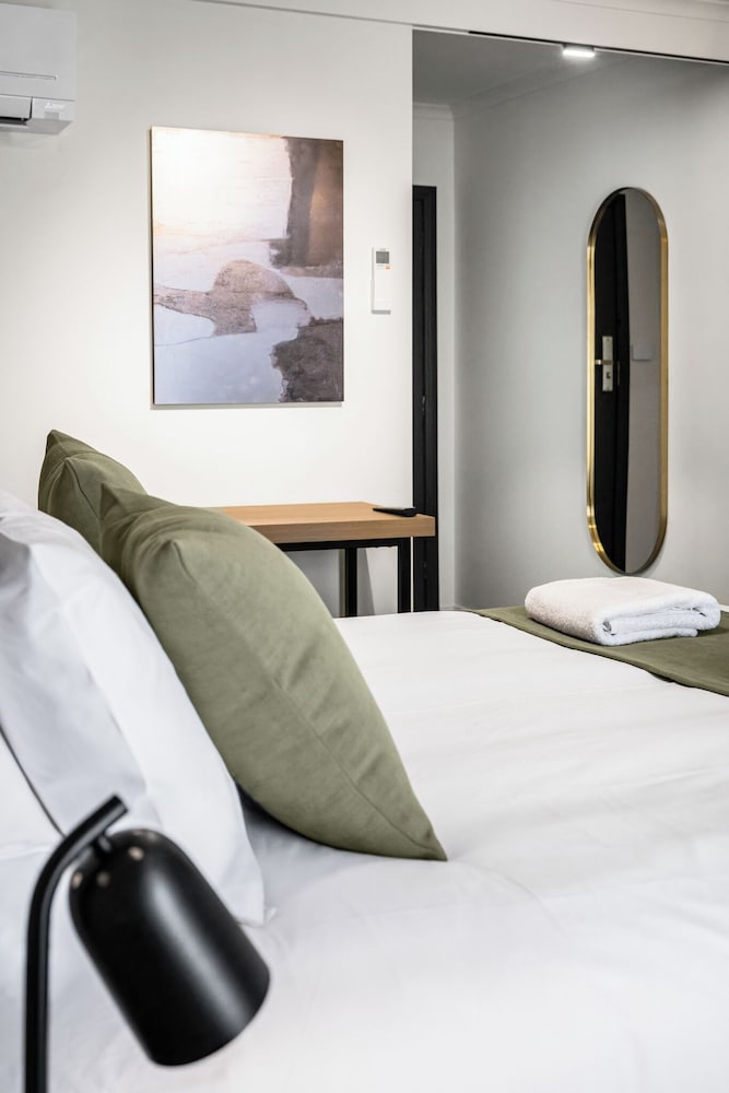King Family Suite + Sofa