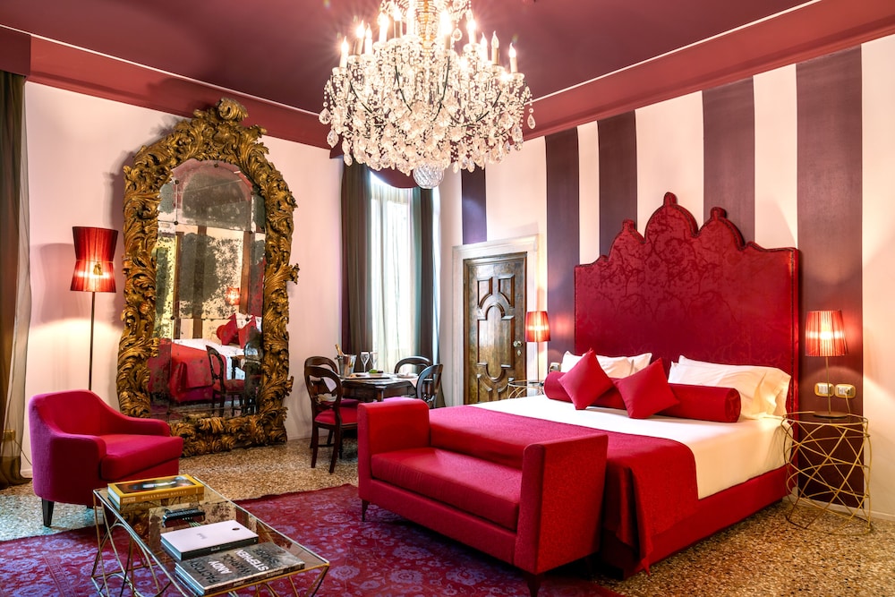 Junior Suite, Canal View