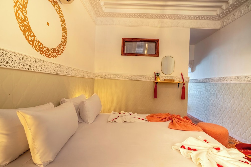 Quadruple Room thumbnail 5