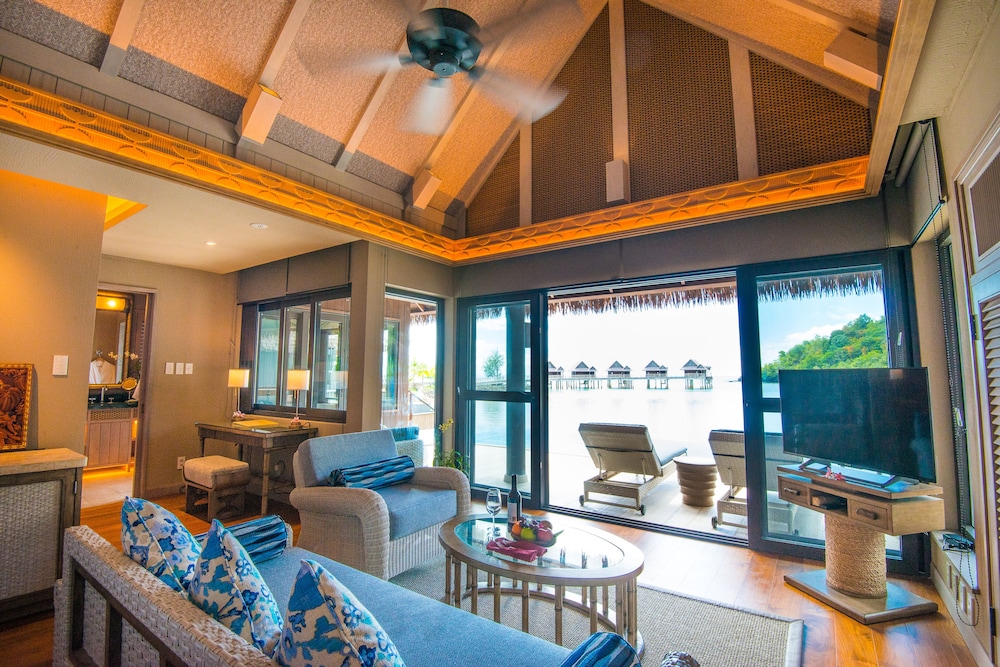 Lagoon View Pool Villa