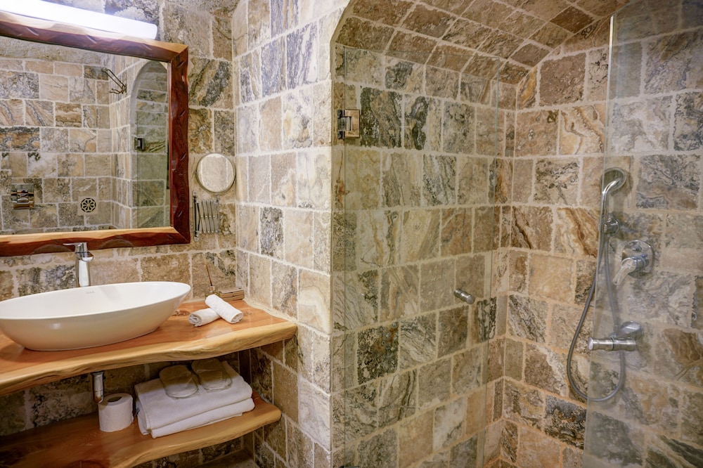 Double Arched Room - Photo 14