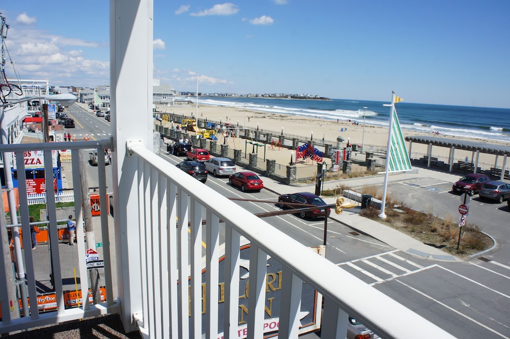 Oceanfront Queen Room, Ocean View, Private Balcony photo 2