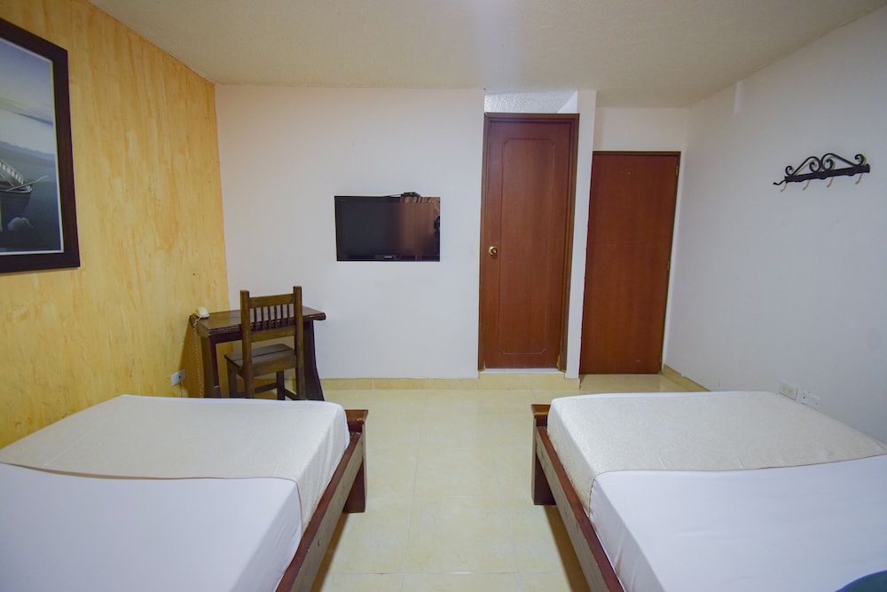 Standard Twin Room photo 3