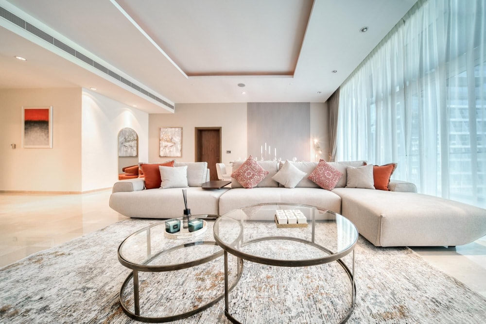 Apartment, Smoking