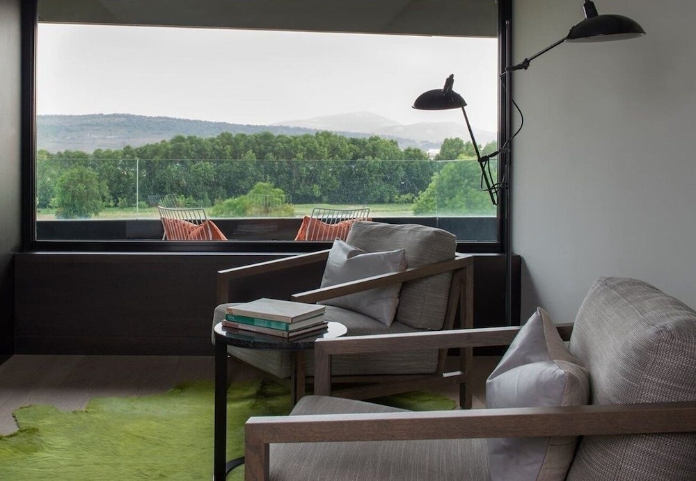 Grand Room (Deluxe) - Photo 7