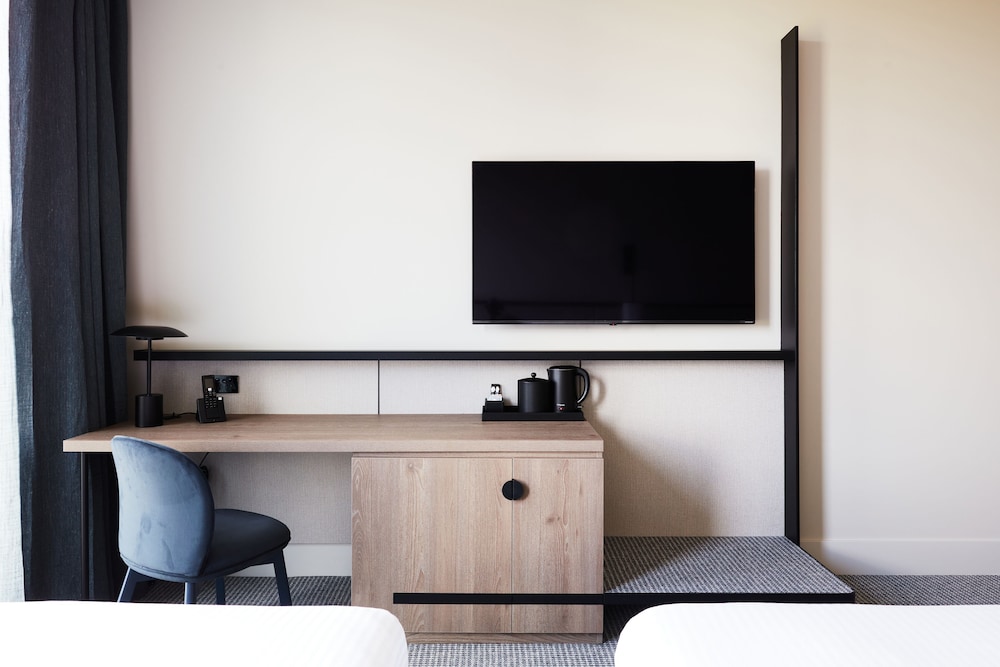 Room, 1 King Bed (High Floor) - Photo 2
