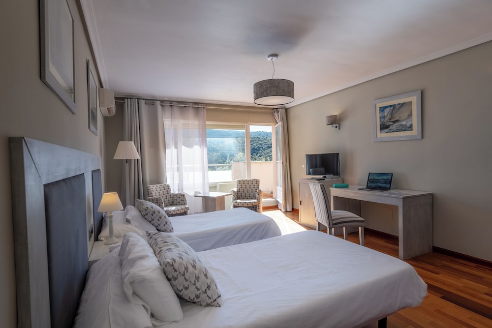 Habitación Doble Estándar, Vista Parcial al Lago