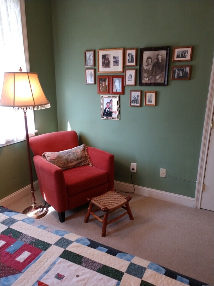 Standard Triple Room, Ensuite (Green Room) photo 2