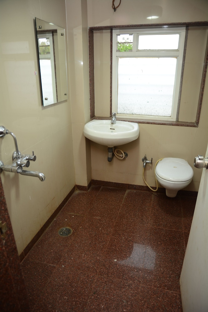 Standard Double Room, 1 Double Bed, Smoking, Garden View photo 3