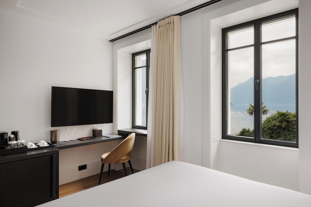 Superior Double Room, Partial Lake View