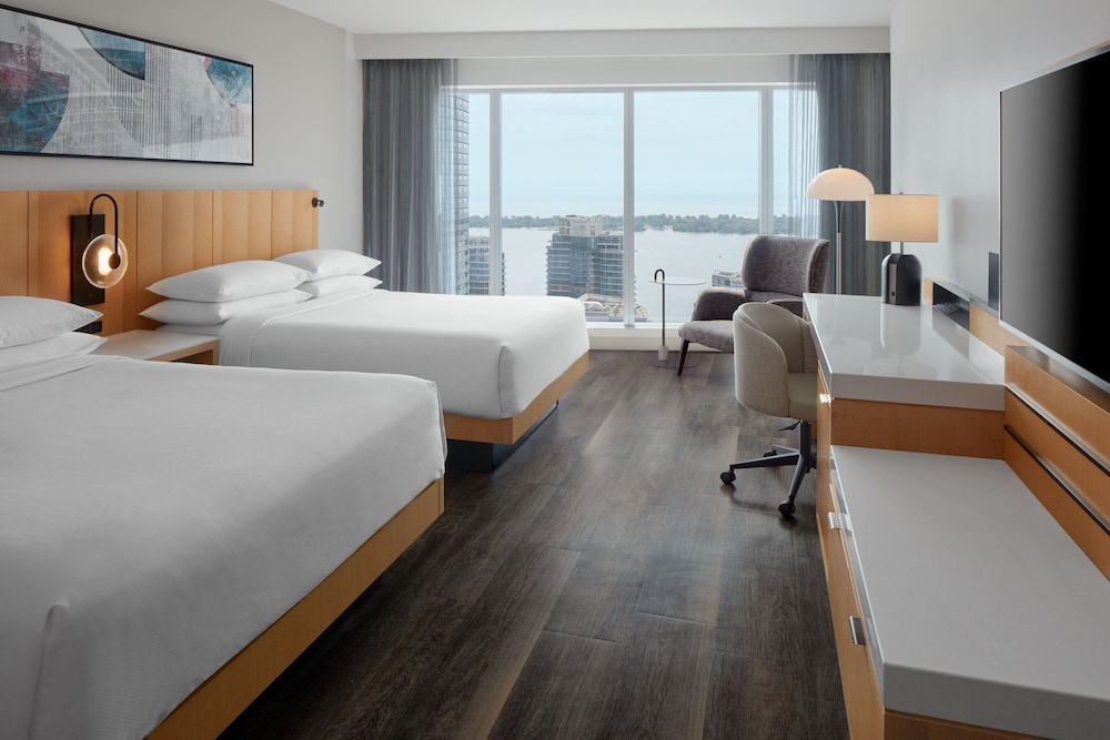 Club Room, 2 Queen Beds, Harbor View