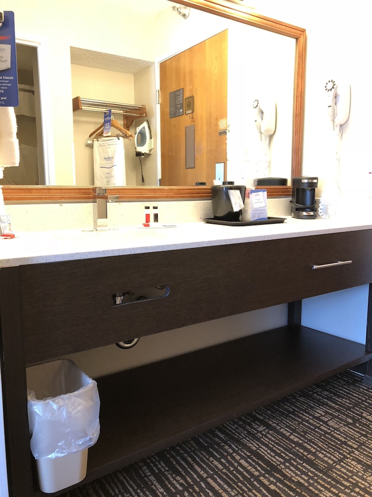 Room, Multiple Beds, Non Smoking - Photo 2