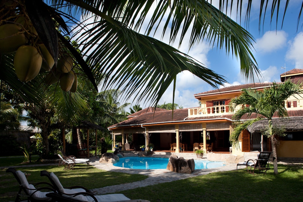 Grand Villa
