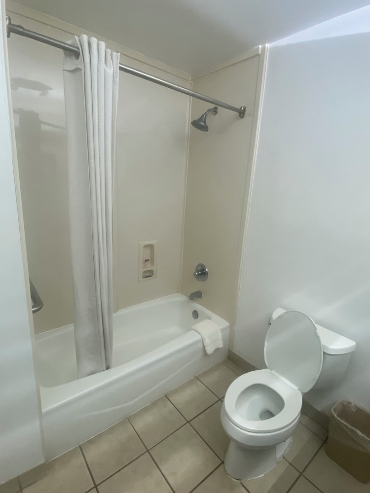 Room, 1 King Bed, Non Smoking, Jetted Tub