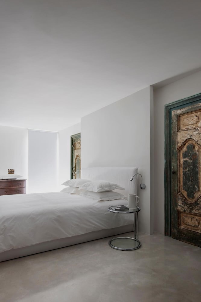 Suite photo 1