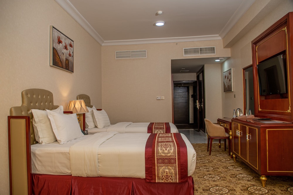 Deluxe Suite - Photo 3
